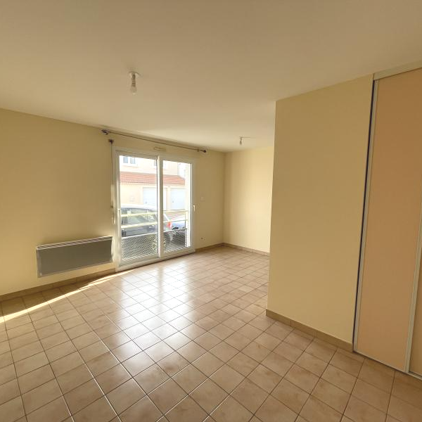 Location Appartement 1 pièce 26m² LA ROCHE SUR YON 85000 - Photo 1