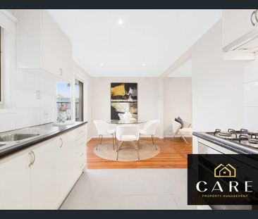 Comfortable Living Just Steps from Westfield Fountain Gate - Photo 3