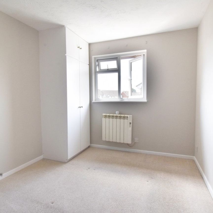 Shaw Drive, Walton-on-Thames, KT12 - Photo 1