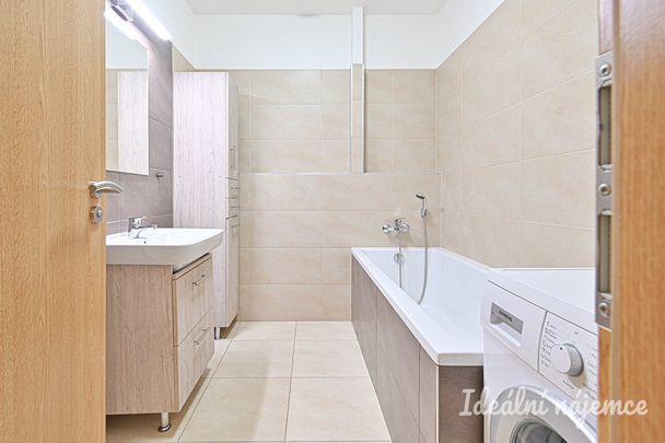 Pronájem bytu 2+kk 64 m² - Photo 1