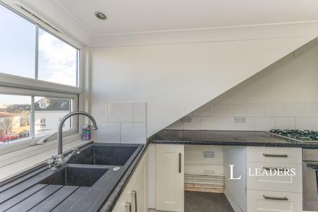 Studio to rent - Photo 3