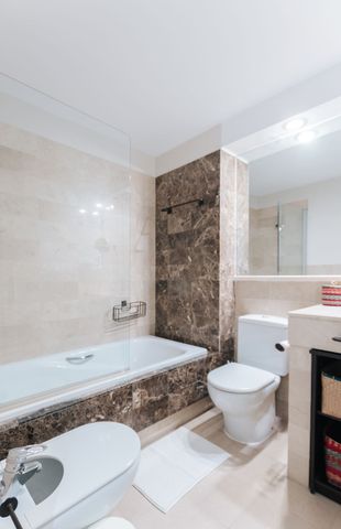 Ground Floor Apartment in Bahía de Marbella - Photo 3