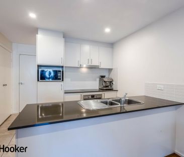 Close to parks, cycle paths and natural bushland - Photo 6