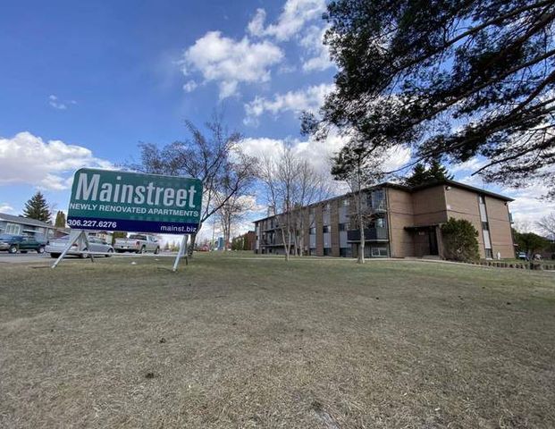 Fairhaven Apartments | 377 Pendygrasse Road, Saskatoon - Photo 1