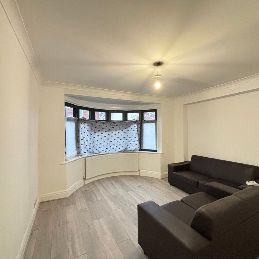 College Avenue, Harrow, HA3 - Photo 1