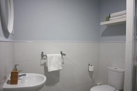 Room with balcony in Lavapiés - Photo 5