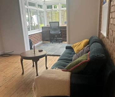 Room in a Shared House, Greestead Gardens, SW15 - Photo 2