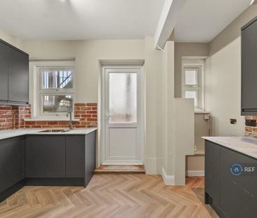 3 bedroom flat to rent - Photo 3