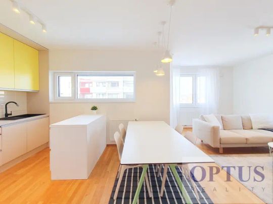 P5 Jinonice, ul. Pod stolovou horou, designově zař. moderní byt 2 + k. k., balkon, 61 m - Photo 1