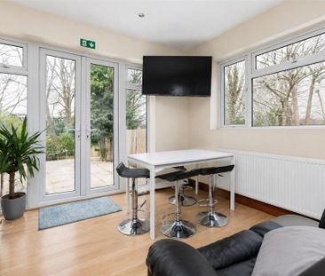 8 bedroom house to rent - Photo 1