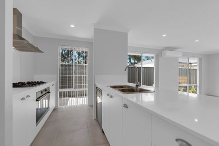 Four Bedroom Family Home in Kwinana Town Centre - Photo 5