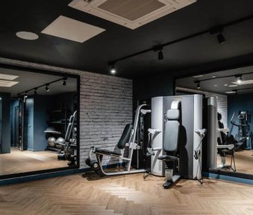 1 bedroom in a flat share to rent - Photo 2