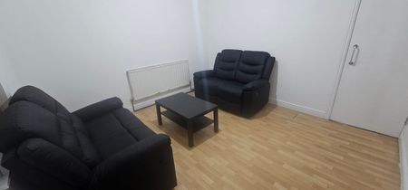 4 Bed - 73 Burly Lodge Terrace, Hyde Park, Leeds - LS6 1QD - Student - Photo 2