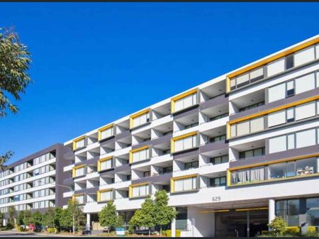 TWO LEVEL MODERN TWO BEDROOM APARTMENT - Photo 3