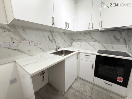 2 bedroom flat to rent - Photo 2