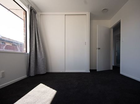 Sunny 3 bedroom townhouse - Photo 2