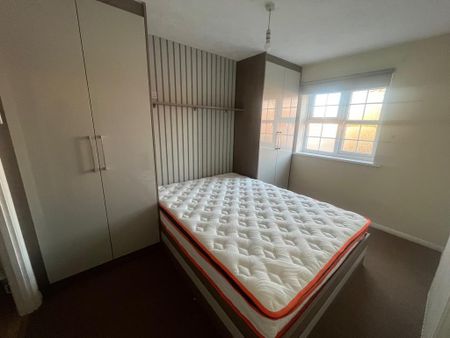 3 bedroom semi-detached house to rent - Photo 4