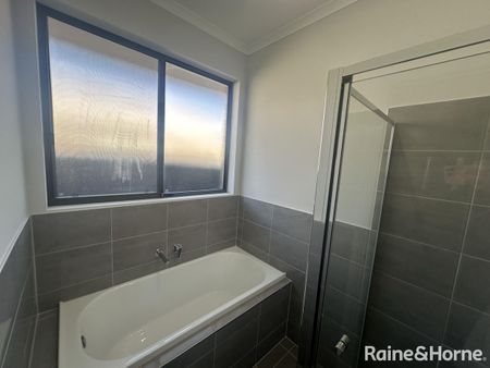 Brand New 3 Bedroom Home to Rent! - Photo 5