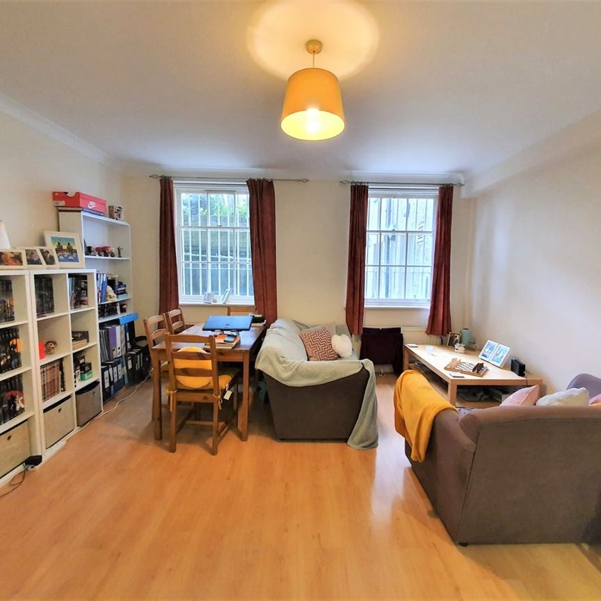 2 Bed Flat, Portland Place, BS2 - Photo 1