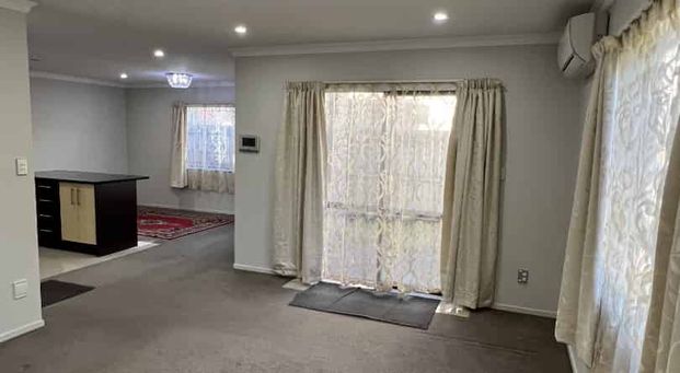 Spacious Family Home - Photo 1