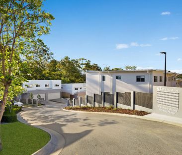 PRIVTAE TOWNHOUSE WITH LARGE TIMBER DECK - Photo 6