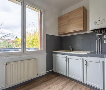 Location Appartement 4 pièces 62m² STE GENEVIEVE DES BOIS 91700 - Photo 5