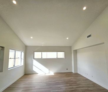 Cheerful Contemporary Home in Sought After Locale - Photo 1