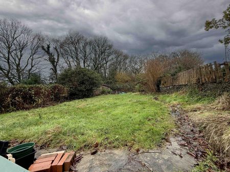 4 bedroom semi-detached house to rent - Photo 5