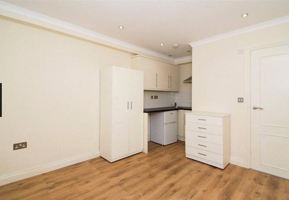 Studio to rent - Photo 1