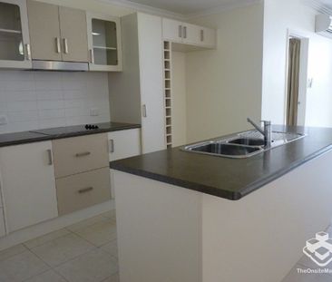 Three bedrooms, two bathrooms, ground floor apartment unit, West En... - Photo 1