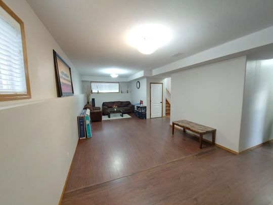 Beautiful 5 Bedroom House In Oriole Park! - Photo 1