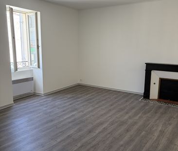 Location Appartement 3 pièces 74m² ST ANDRE DE CUBZAC 33240 - Photo 3
