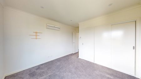Stunning and Sophisticated 3 Bedroom townhouse - Photo 3