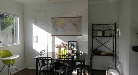 Contemporary Home In Strandon - Photo 4