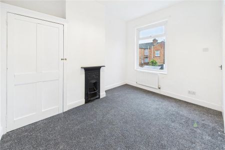 3 bedroom terraced house to rent - Photo 2