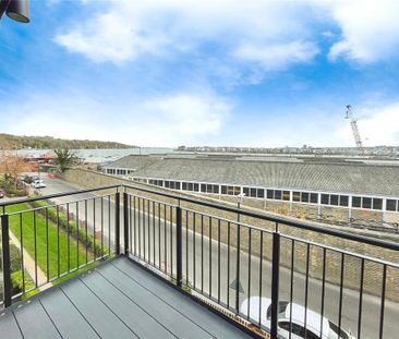 2 bedroom penthouse to rent - Photo 6