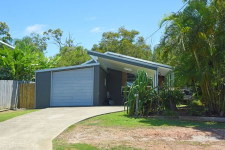 Beach Renovated Family Home - Photo 5