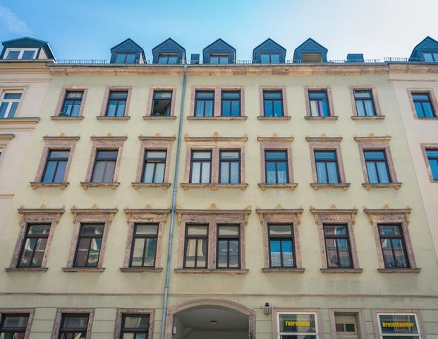 Charmante Dachgeschosswohnung mit Dusche - Photo 1