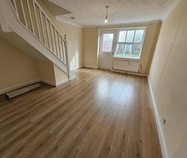 2 bedroom terraced house to rent - Photo 6