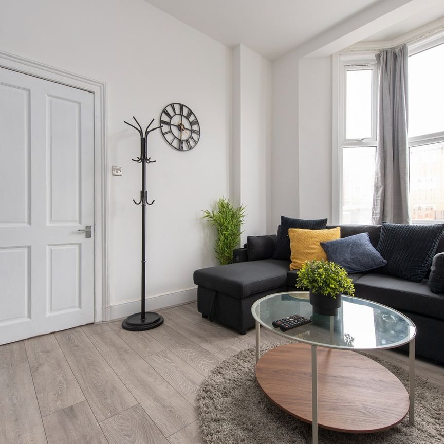 4 Bed Semi-Detached House, Willoughby Park Road, N17 - Photo 1