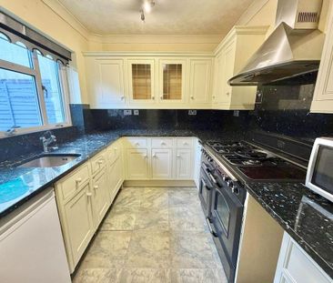 3 bedroom terraced house to rent - Photo 3