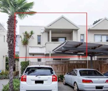 Tidy Apartment Living in Three Kings - Photo 2