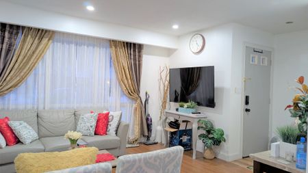 For Lease - 6532 Kuhn Crescent Unit# Main, Niagara Falls, Ontario - Photo 5