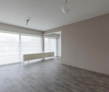Zeer goed onderhouden appartement met 2 slaapkamers - Photo 2