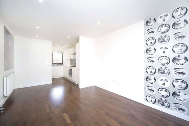 Beautiful one bedroom flat in a well-kept development. - Photo 1