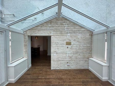 4 bedroom house to rent - Photo 2