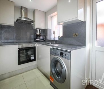 Studio to rent - Photo 2