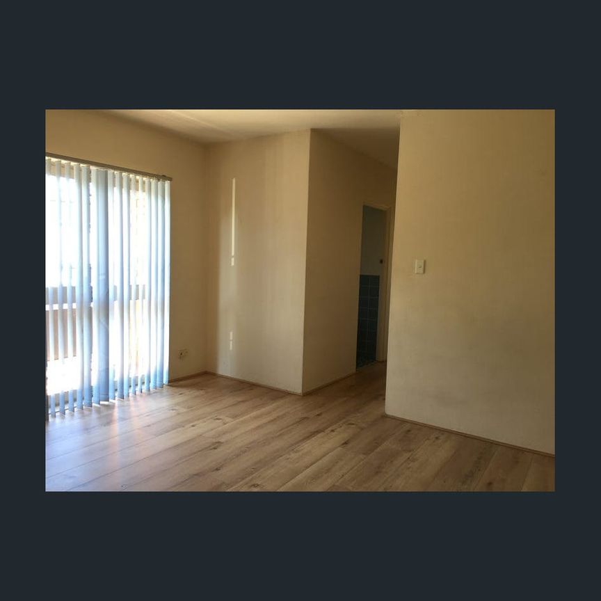 Charming Two Bedroom Next to Narwee Train Station - Photo 1