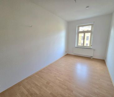 Stilvolle 3-Zimmer-Wohnung mit 2 Balkonen und PKW-Stellplatz! - Photo 6