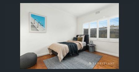 Designer Luxe in the Heart of Glenroy. - Photo 5